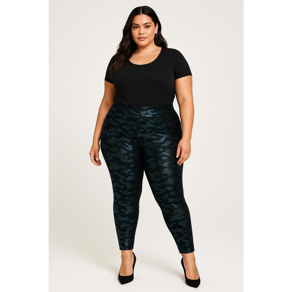Torrid Black Metallic Camo Print Leggings Cotton Spandex Size 3